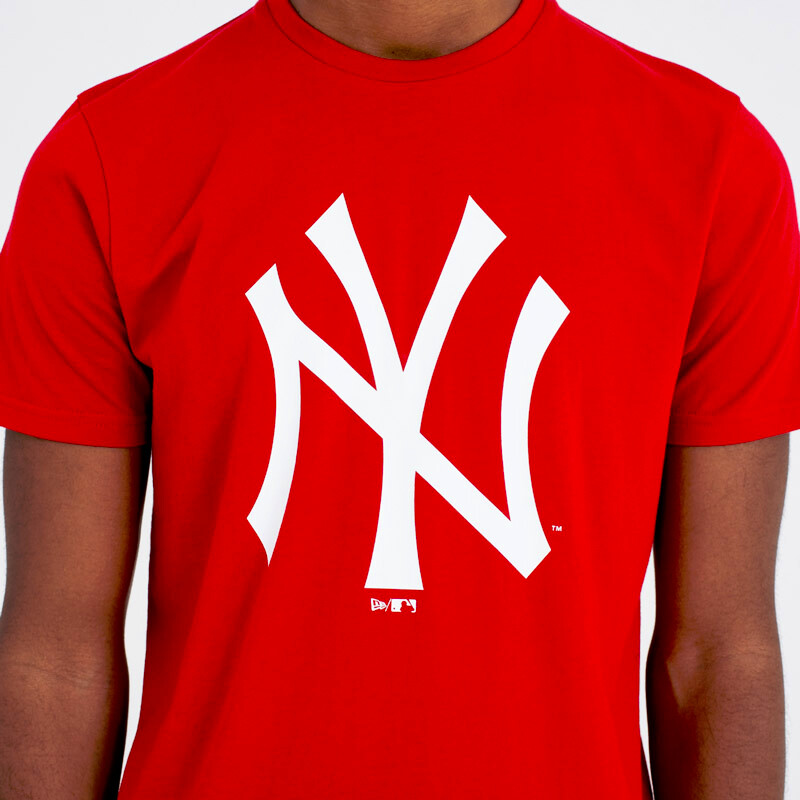 red yankees shirt